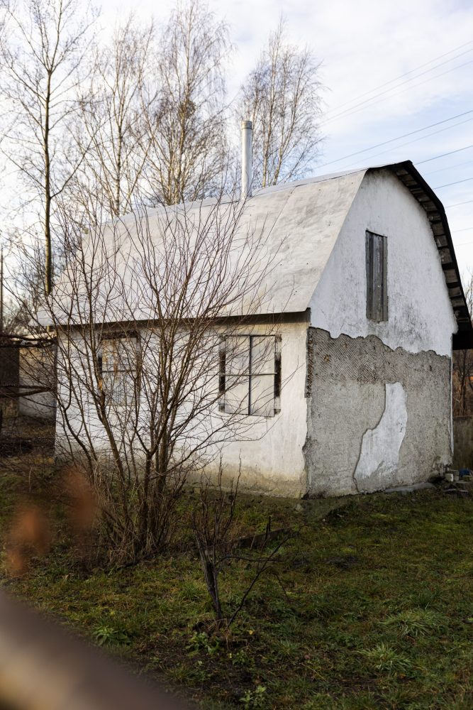 view-old-abandoned-house-nature